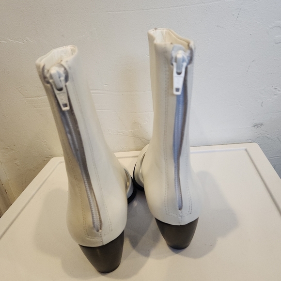 Matisse Caroline Cutout Booties from Anthropologie size 6.5 - Picture 6 of 8